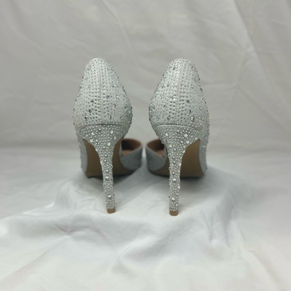 BCB Generation Heels  Stye is  Sliver Handy   Size 7M - Picture 4 of 10